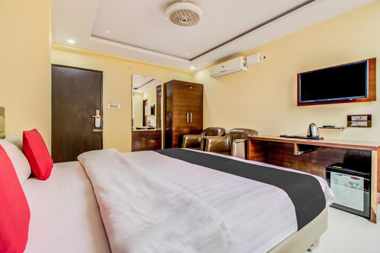 Capital O 5381 The Emirates Hotel Bangalore Eksteriør billede