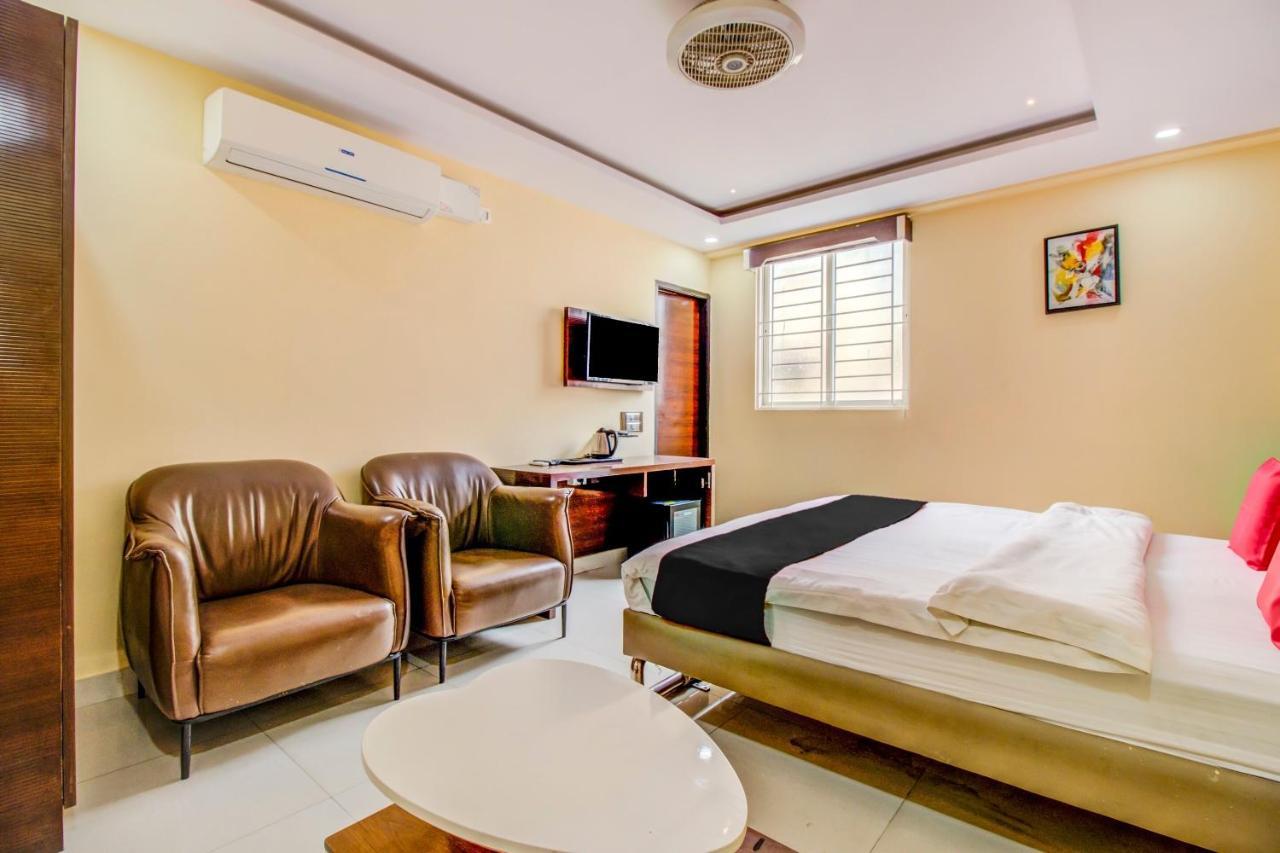 Capital O 5381 The Emirates Hotel Bangalore Eksteriør billede