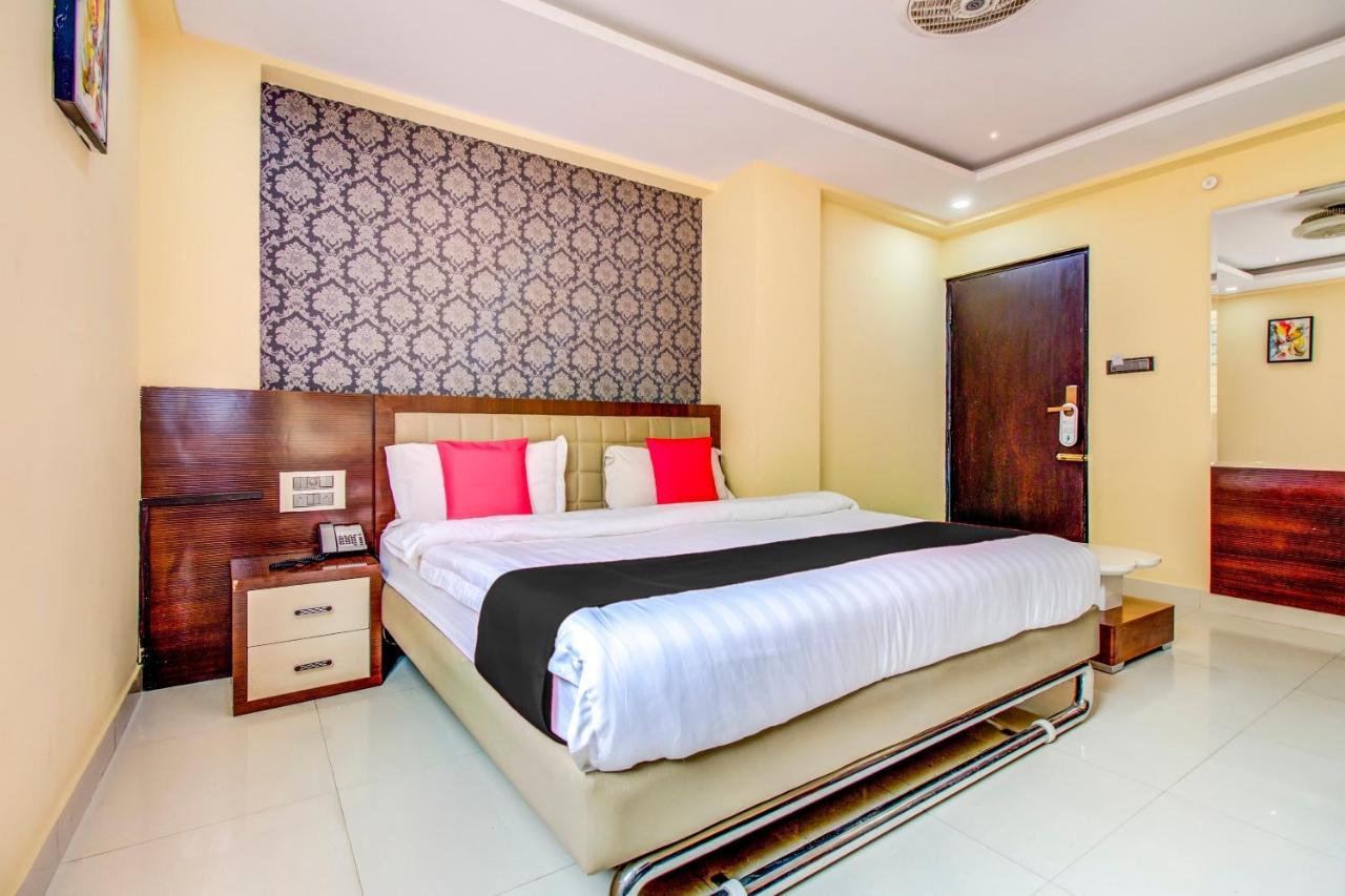 Capital O 5381 The Emirates Hotel Bangalore Eksteriør billede